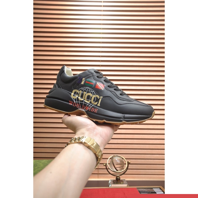 G*u*i casual shoes